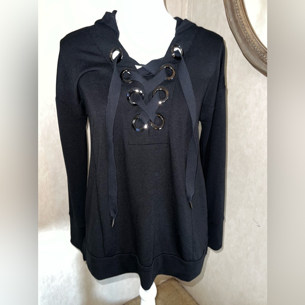 Cable & Gauge Brand light weight slip on with hood, Size M, Like new, Worn Once